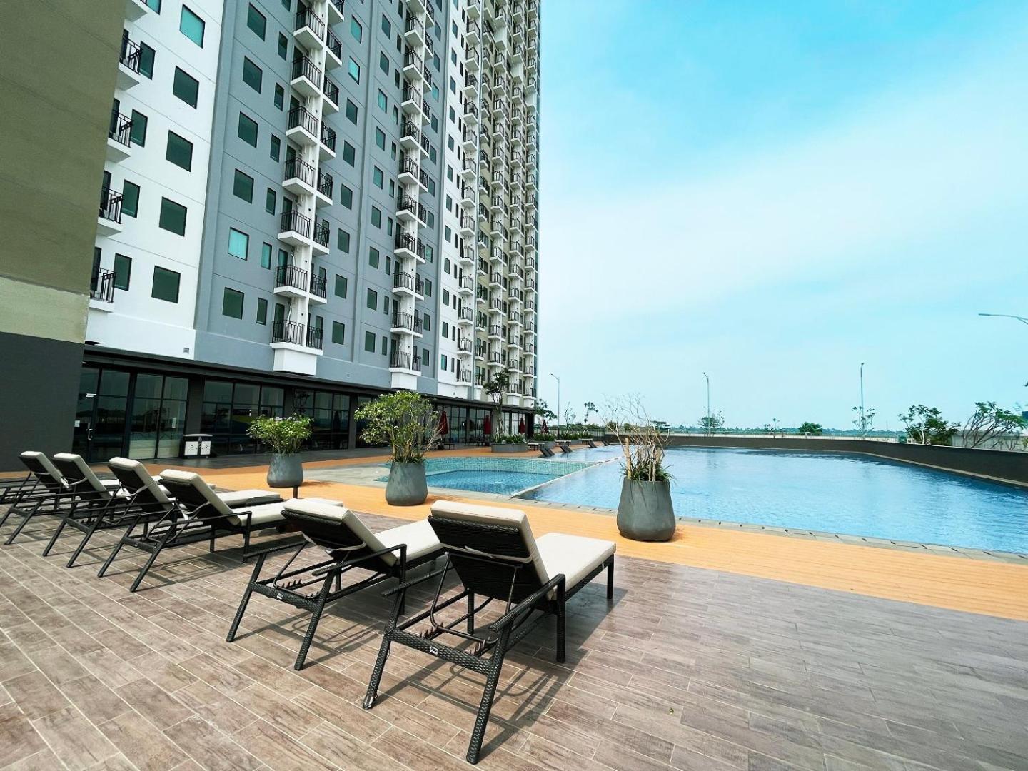 Hotel Osaka Pik2 当格浪 外观 照片