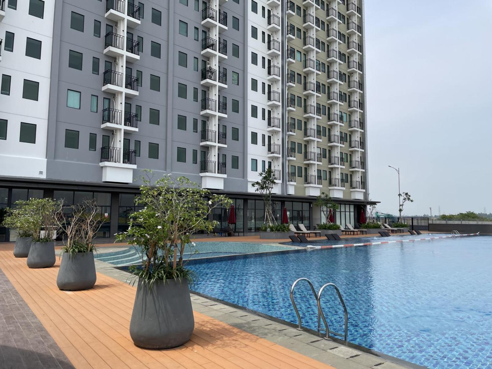 Hotel Osaka Pik2 当格浪 外观 照片